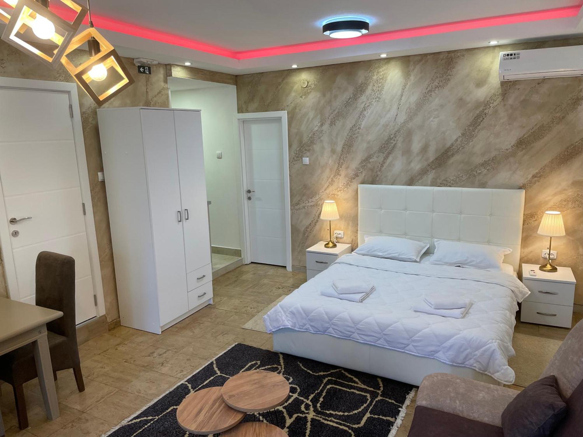 Bora Apartmani - Free Parking - City Center Vranje Ngoại thất bức ảnh